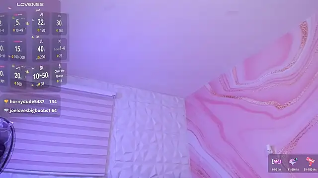 Snapshot of SaraaMills chatting on January 11, 11:02 pm SaraaMills online show from January 11, 11:02 pm