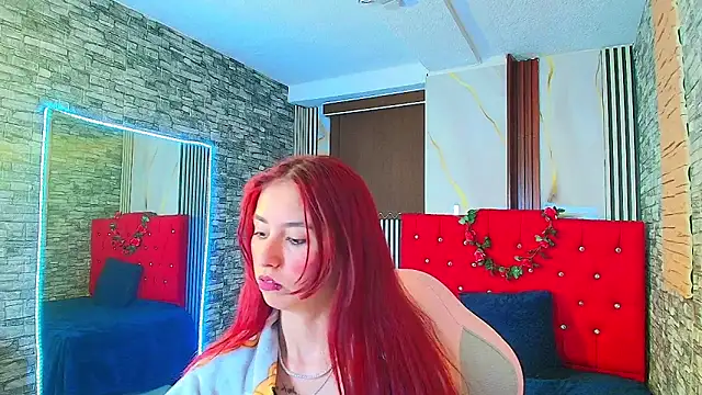 mildre303av online show from November 11, 7:58 pm