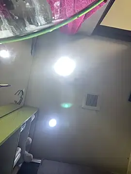 Snapshot of Charlotte_cute18 chatting on December 12, 1:28 pm Charlotte cute18 online show from December 12, 1:28 pm