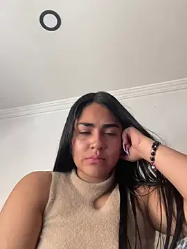 Snapshot of Charlotte_cute18 chatting on December 14, 5:14 pm Charlotte cute18 online show from December 14, 5:14 pm