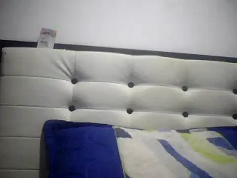 Snapshot of Charlotte_cute18 chatting on December 16, 5:06 am Charlotte cute18 online show from December 16, 5:06 am