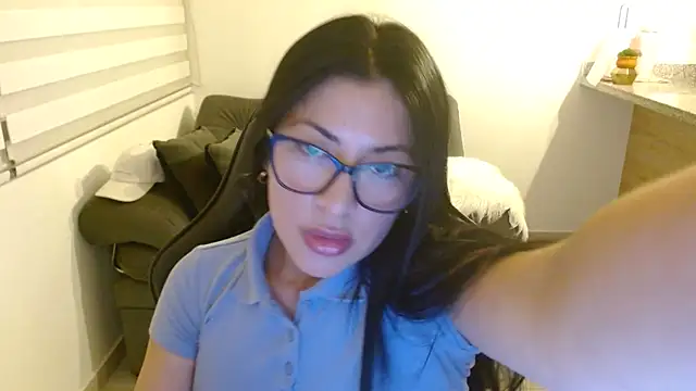 Snapshot of Charlotte_cute18 chatting on June 22, 3:25 am Charlotte cute18 online show from June 22, 3:25 am