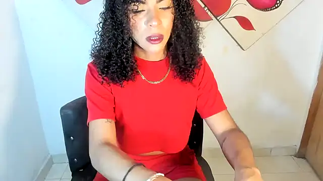 Snapshot of naomiwildburn chatting on June 25, 8:13 pm naomiwildburn online show from June 25, 8:13 pm