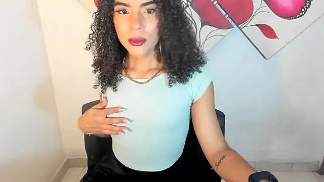 Snapshot of naomiwildburn chatting on July 1, 1:18 am naomiwildburn online show from July 1, 1:18 am