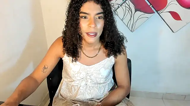 Snapshot of naomiwildburn chatting on July 2, 3:34 am naomiwildburn online show from July 2, 3:34 am
