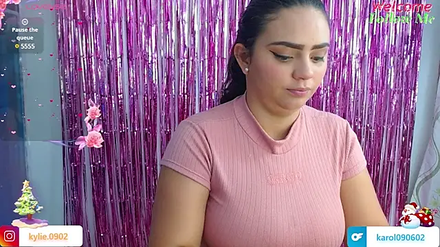 Snapshot of karol_9 chatting on December 21, 2:30 am karol 9 online show from December 21, 2:30 am