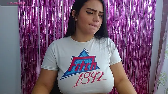 Snapshot of karol_9 chatting on January 5, 1:35 am karol 9 online show from January 5, 1:35 am