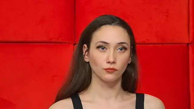 Snapshot of AliceMunro chatting on January 19, 12:38 am AliceMunro online show from January 19, 12:38 am