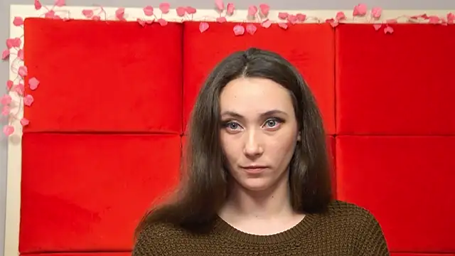 Snapshot of AliceMunro chatting on February 3, 8:46 pm AliceMunro online show from February 3, 8:46 pm