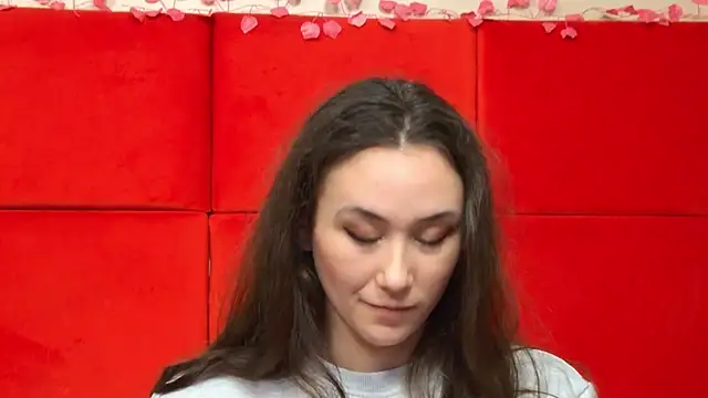 Snapshot of AliceMunro chatting on February 6, 9:49 pm AliceMunro online show from February 6, 9:49 pm