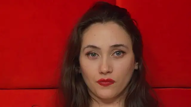 Snapshot of AliceMunro chatting on February 17, 4:31 am AliceMunro online show from February 17, 4:31 am