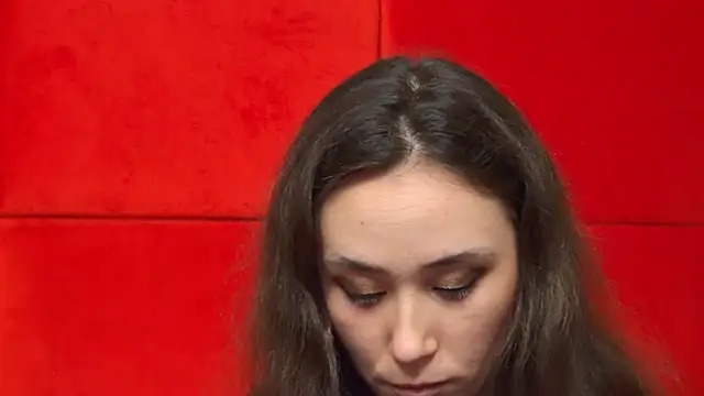 Snapshot of AliceMunro chatting on February 18, 4:48 pm AliceMunro online show from February 18, 4:48 pm