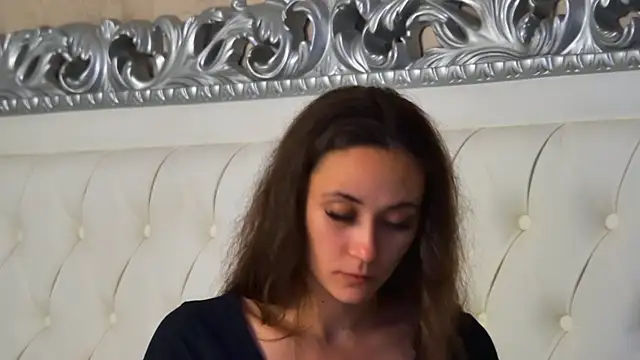 Snapshot of AliceMunro chatting on September 10, 7:03 pm AliceMunro online show from September 10, 7:03 pm