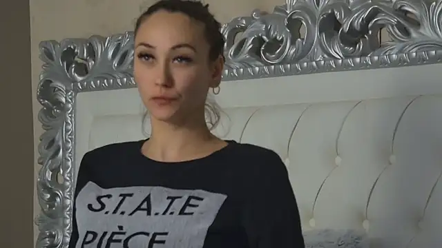 AliceMunro online show from October 21, 9:26 pm