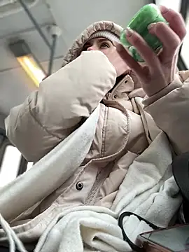 Snapshot of Accole chatting on February 14, 7:17 am Accole online show from February 14, 7:17 am