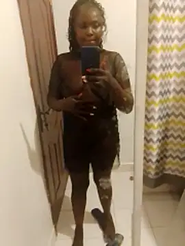 melaninebony1 online show from December 4, 9:45 pm