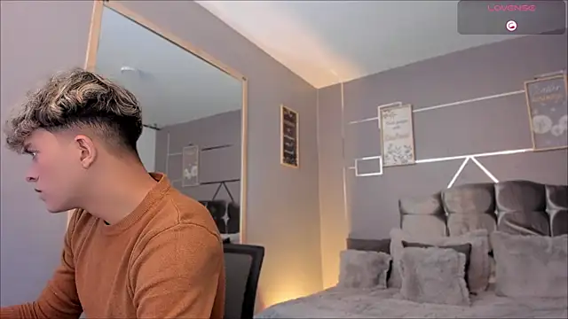 Snapshot of ANDRIUS_24 chatting on February 7, 1:01 pm ANDRIUS 24 online show from February 7, 1:01 pm