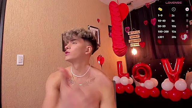 Snapshot of ANDRIUS_24 chatting on February 15, 4:45 pm ANDRIUS 24 online show from February 15, 4:45 pm