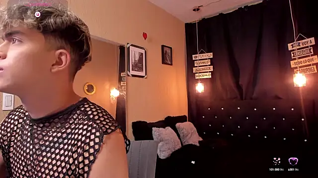 Snapshot of ANDRIUS_24 chatting on February 24, 1:21 pm ANDRIUS 24 online show from February 24, 1:21 pm