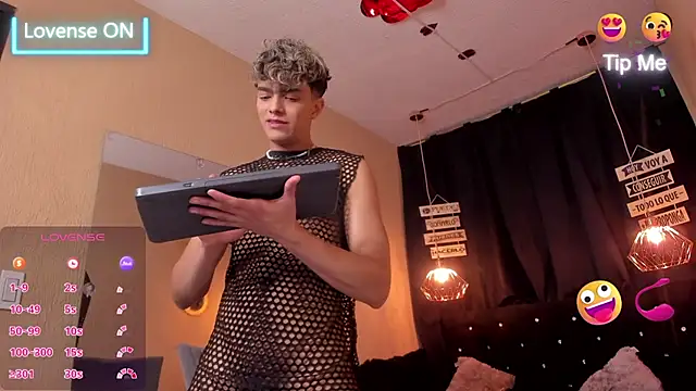 Snapshot of ANDRIUS_24 chatting on March 20, 6:42 pm ANDRIUS 24 online show from March 20, 6:42 pm