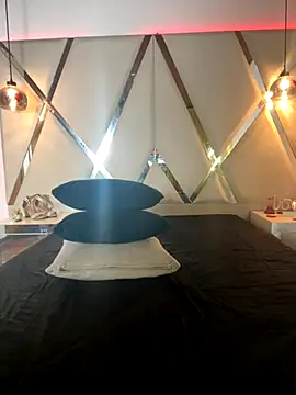 MarielQueenx online show from October 2, 4:41 am