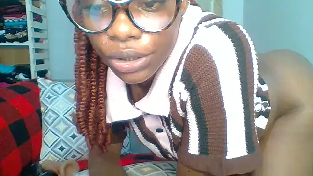 Snapshot of Petite_254 chatting on May 7, 11:32 pm Petite 254 online show from May 7, 11:32 pm