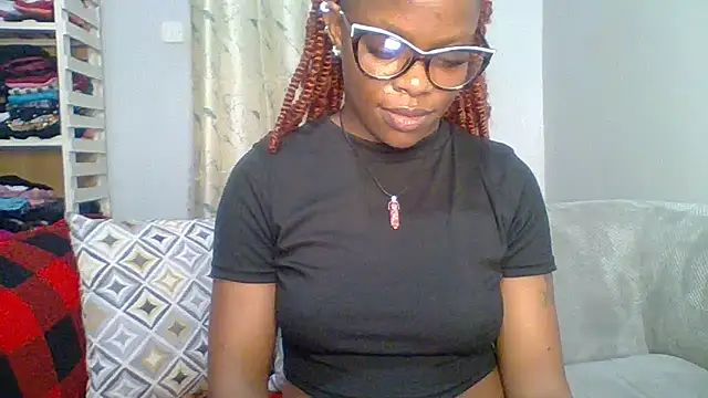 Snapshot of Petite_254 chatting on May 8, 11:48 am Petite 254 online show from May 8, 11:48 am