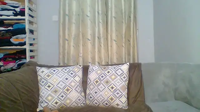 Snapshot of Petite_254 chatting on May 29, 10:19 pm Petite 254 online show from May 29, 10:19 pm
