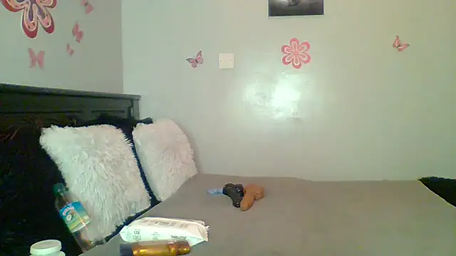 Snapshot of Petite_254 chatting on July 17, 1:12 am Petite 254 online show from July 17, 1:12 am