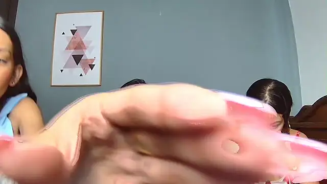 Snapshot of strawberrymia68 chatting on February 15, 1:05 pm strawberrymia68 online show from February 15, 1:05 pm