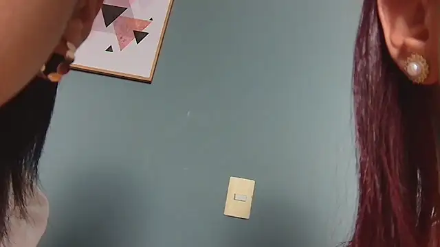 Snapshot of strawberrymia68 chatting on March 19, 1:07 pm strawberrymia68 online show from March 19, 1:07 pm