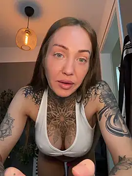 Snapshot of ElenaHaze chatting on May 30, 10:01 am ElenaHaze online show from May 30, 10:01 am