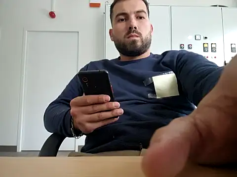 Snapshot of Leonormaldick chatting on October 30, 2:07 pm Leonormaldick online show from October 30, 2:07 pm