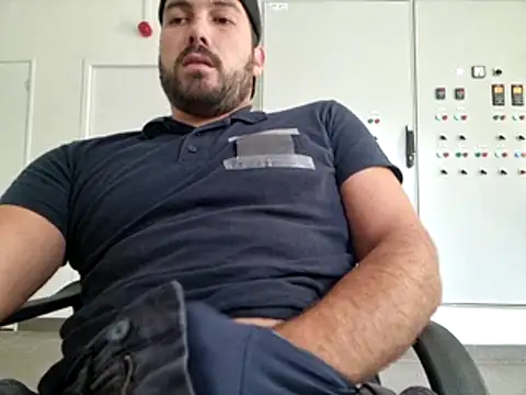 Snapshot of Leonormaldick chatting on July 13, 12:19 pm Leonormaldick online show from July 13, 12:19 pm