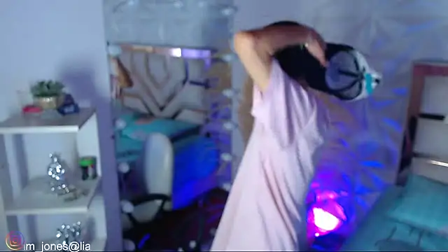 Jonesliam23 online show from February 24, 7:12 pm