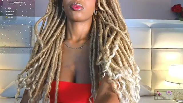 adaraSmiith online show from November 26, 2:29 pm