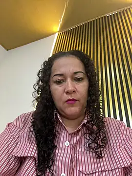 Snapshot of luisa_curli chatting on July 12, 1:51 am luisa curli online show from July 12, 1:51 am