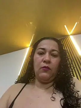 Snapshot of luisa_curli chatting on July 19, 9:07 pm luisa curli online show from July 19, 9:07 pm