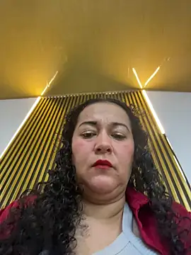 Snapshot of luisa_curli chatting on July 30, 12:20 am luisa curli online show from July 30, 12:20 am