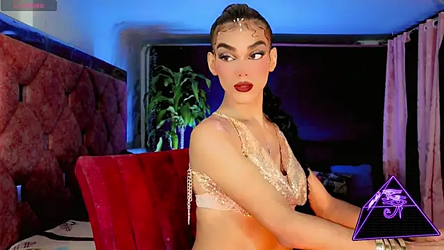 Snapshot of the-horus-girl chatting on June 4, 9:48 am the-horus-girl online show from June 4, 9:48 am