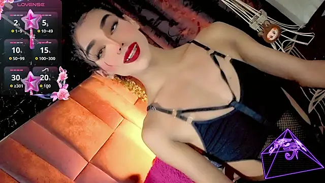Snapshot of the-horus-girl chatting on June 11, 6:44 am the-horus-girl online show from June 11, 6:44 am