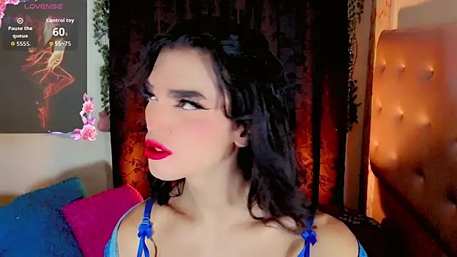 Snapshot of the-horus-girl chatting on July 6, 5:26 am the-horus-girl online show from July 6, 5:26 am