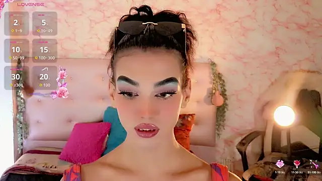 Snapshot of the-horus-girl chatting on July 24, 3:59 am the-horus-girl online show from July 24, 3:59 am