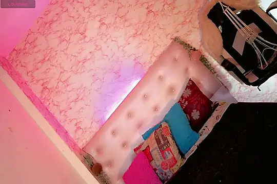 Snapshot of the-horus-girl chatting on July 25, 11:57 pm the-horus-girl online show from July 25, 11:57 pm