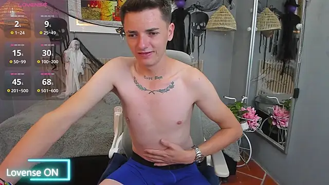 Snapshot of tossetrech chatting on October 28, 3:10 am tossetrech online show from October 28, 3:10 am