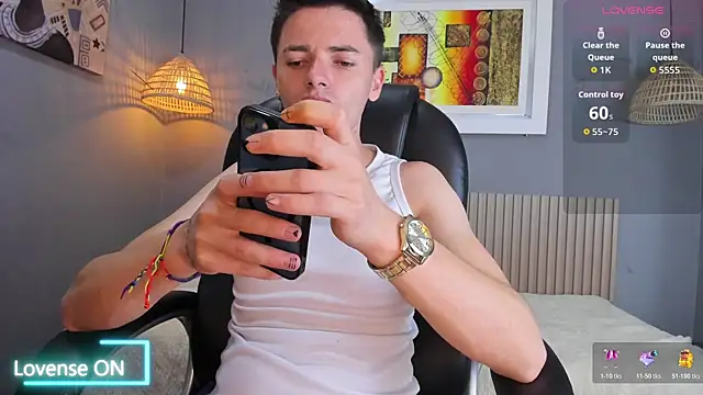 Snapshot of tossetrech chatting on December 14, 3:34 am tossetrech online show from December 14, 3:34 am