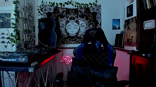 Snapshot of Demongirl6666 chatting on February 7, 6:45 am Demongirl6666 online show from February 7, 6:45 am