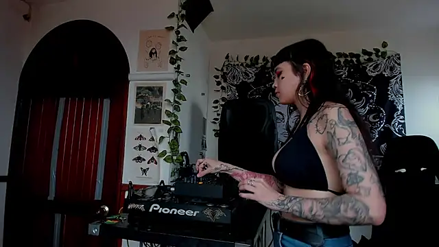 Snapshot of Demongirl6666 chatting on February 12, 7:45 pm Demongirl6666 online show from February 12, 7:45 pm