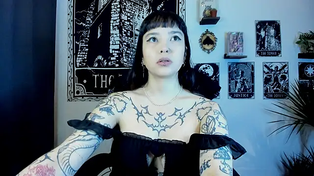 Snapshot of Demongirl6666 chatting on October 15, 6:08 pm Demongirl6666 online show from October 15, 6:08 pm