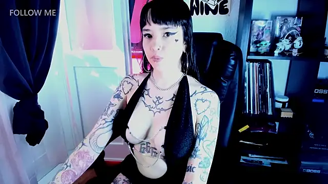 Snapshot of Demongirl6666 chatting on June 30, 6:36 am Demongirl6666 online show from June 30, 6:36 am